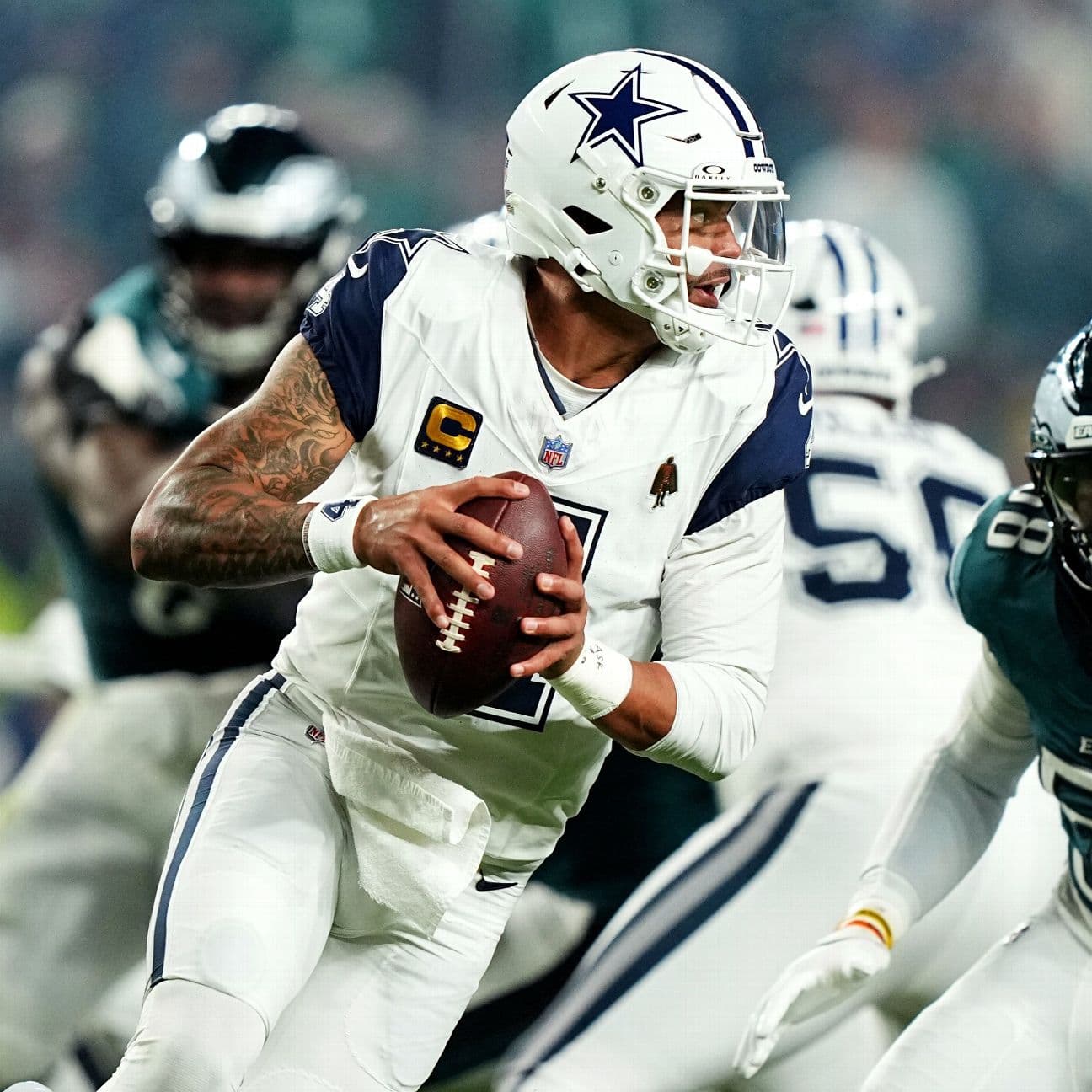 Dak Prescott threw three touchdown passes as the Cowboys moved to 3-4 to keep pace with the 4-2-1 Giants in the NFC East.