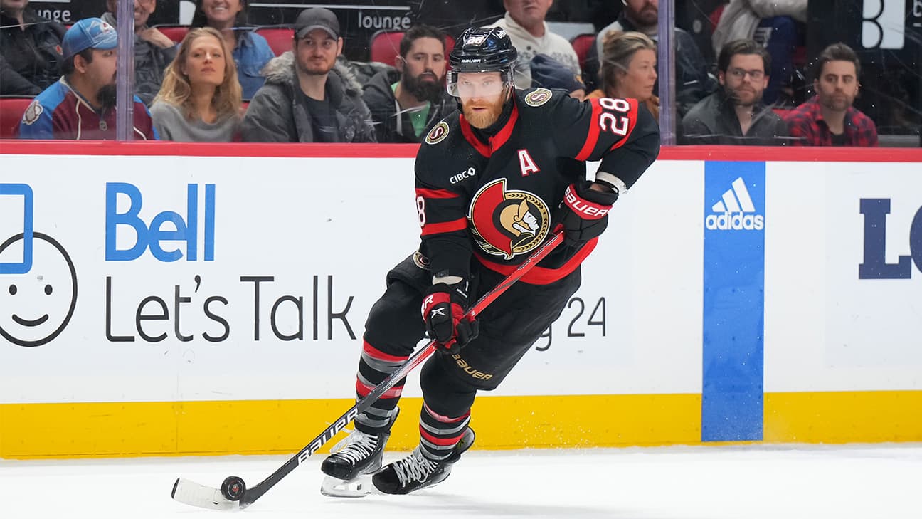 Claude Giroux in action