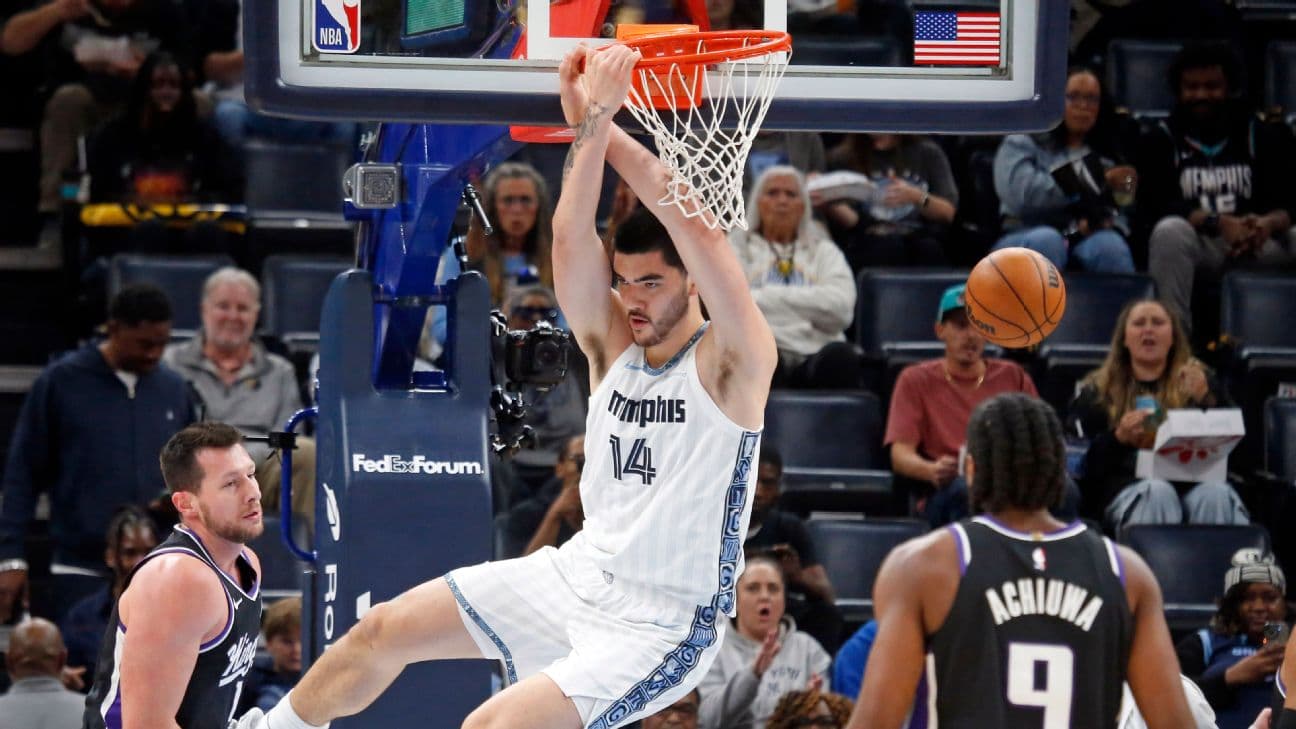 Grizzlies center Zach Edey put up 32 points, 17 rebounds and five blocks Sunday against the Kings.
