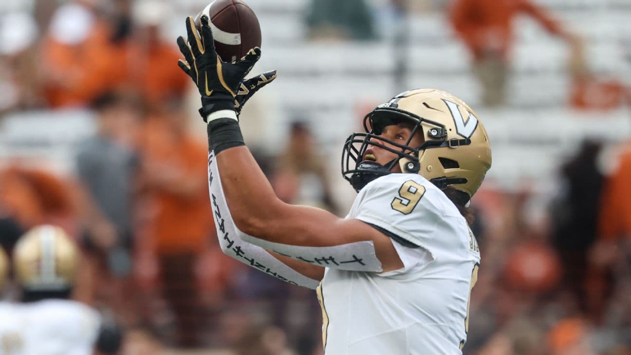 Eli Stowers' speed and athleticism give him upside as a receiving tight end.