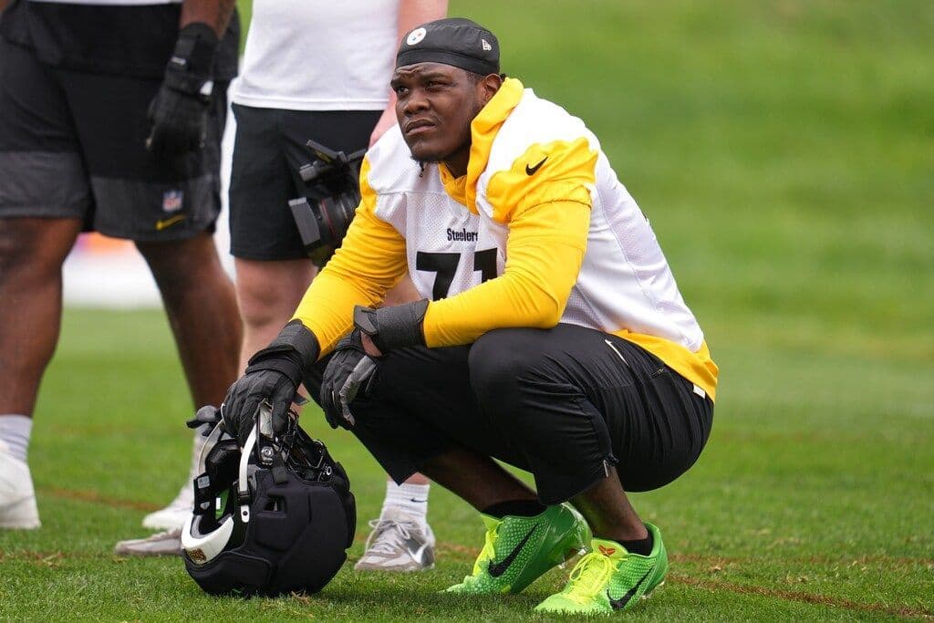 Eight months after a season-ending neck injury, Broderick Jones returns for his fourth training camp.