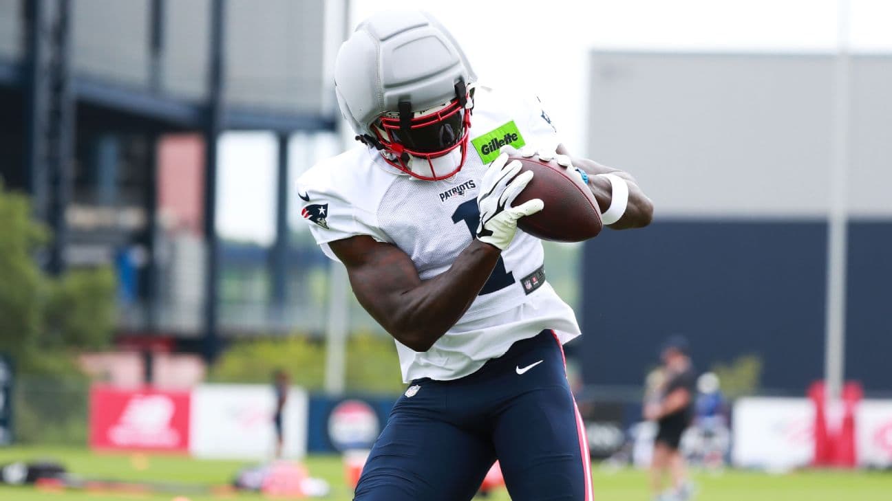 A.J. Brown battled the team's top cornerback, Christian Gonzalez, in practice on Thursday.