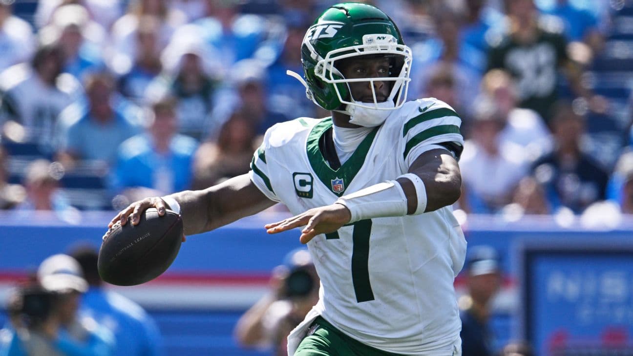 Geno Smith finished with 215 yards and no turnovers in his victorious return as the Jets' starting quarterback.