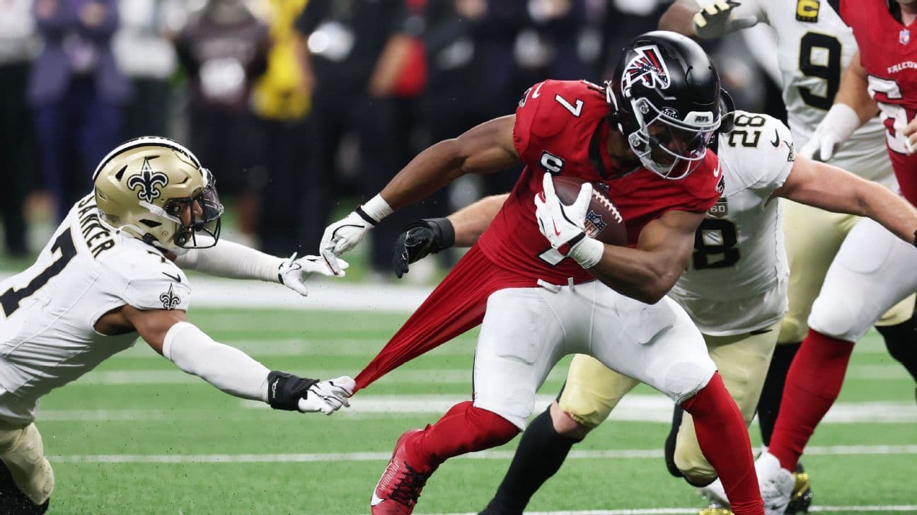 Bijan Robinson continued his mastery on primetime Monday night.