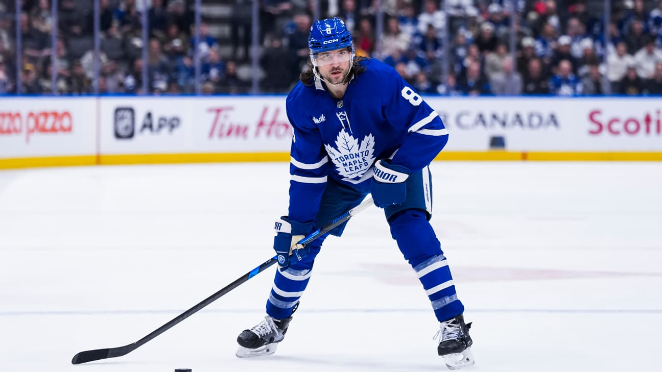 Chris Tanev in action