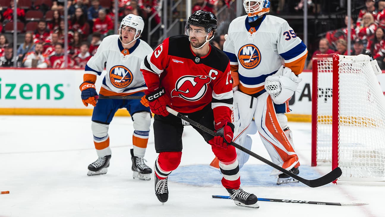 Nico Hischier in action