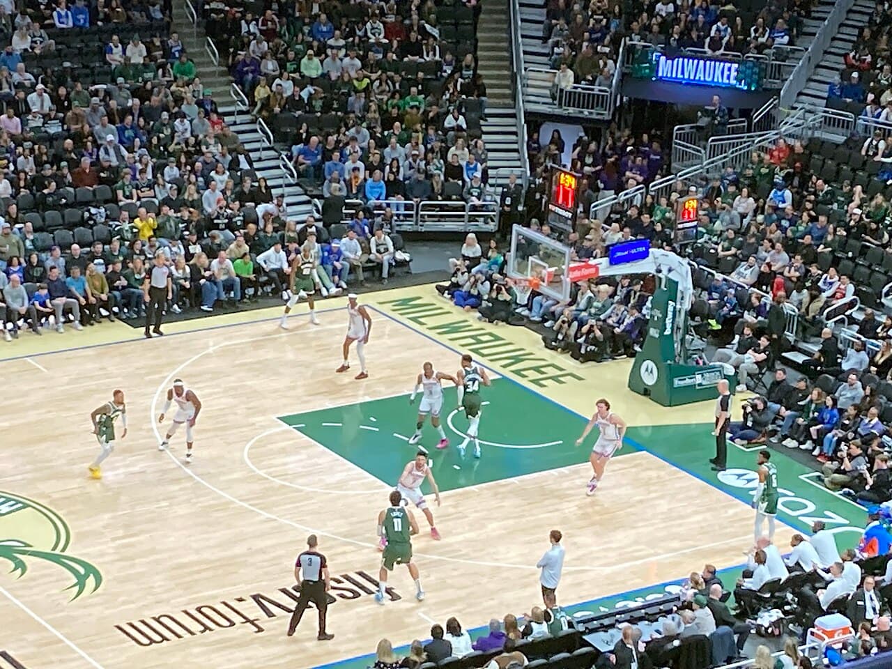 Oklahoma City Thunder vs. Milwaukee Bucks March 2024 08 (in-game action)