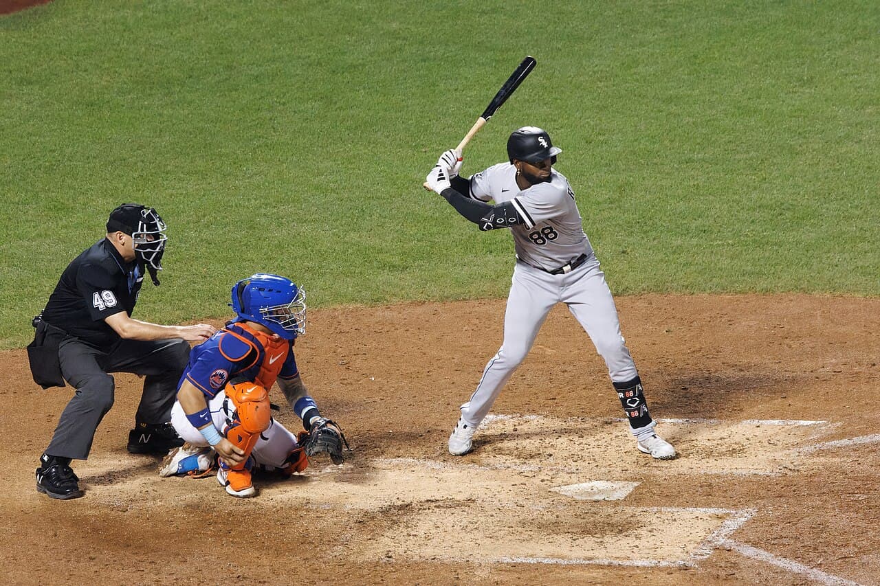Luis Robert Jr. of the New York Mets