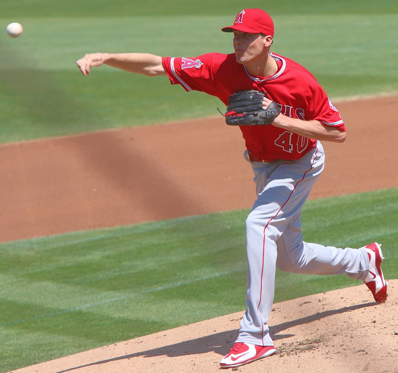 Alex Meyer pitching for the Los Angeles Angels in 2016