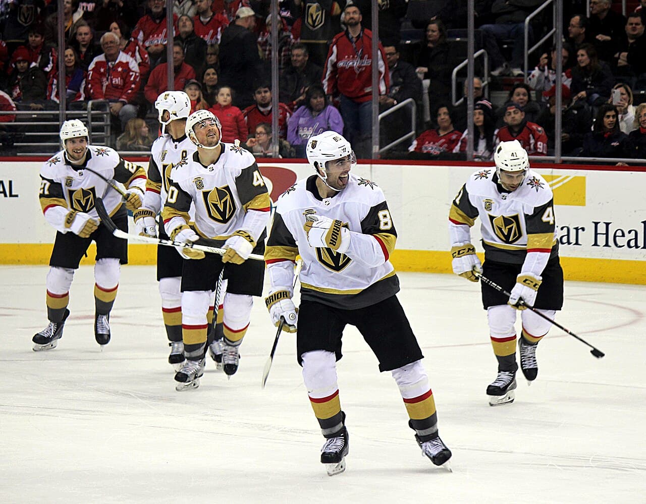 Alex Tuch 2018-02-04 2